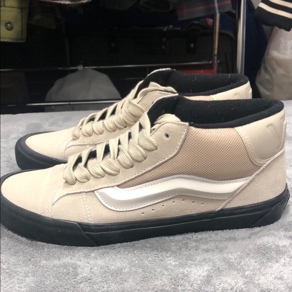 Vans Knu Mid Century Tan and Black Classic Sneakers - Picture 2 of 6